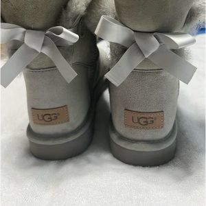 UGG Size 11 Light Gray MINI Bailey bow II super fluffy